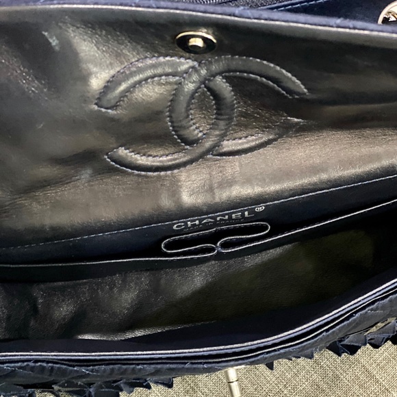 Chanel Shingle Medium Flap Bag - Picture 15 of 16